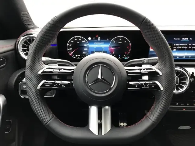 Mercedes-Benz CLA 200