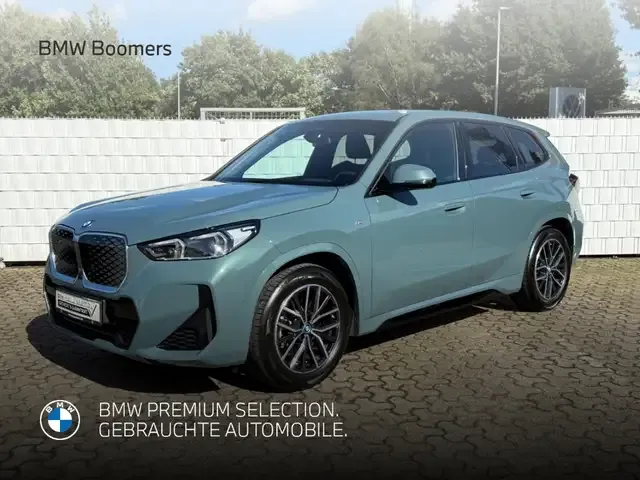 BMW iX1