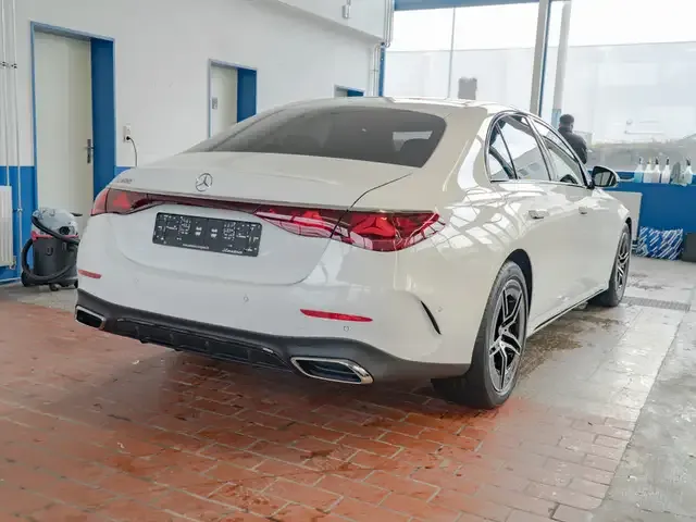 Mercedes-Benz E 200
