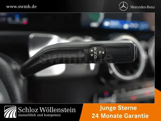 Mercedes-Benz GLB 220
