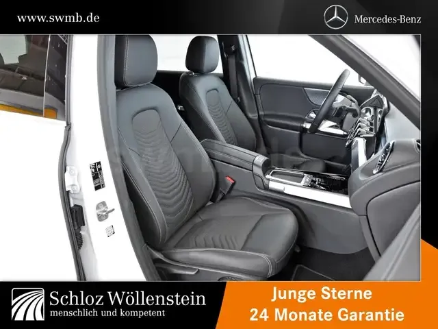 Mercedes-Benz GLB 220