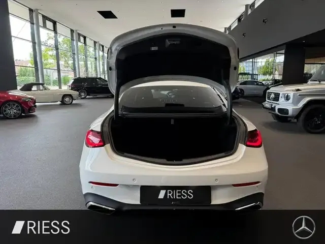 Mercedes-Benz CLE 200