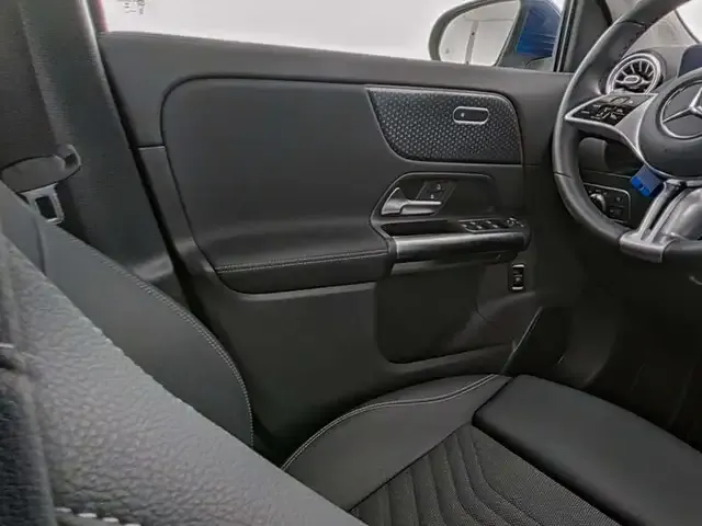 Mercedes-Benz EQA 300