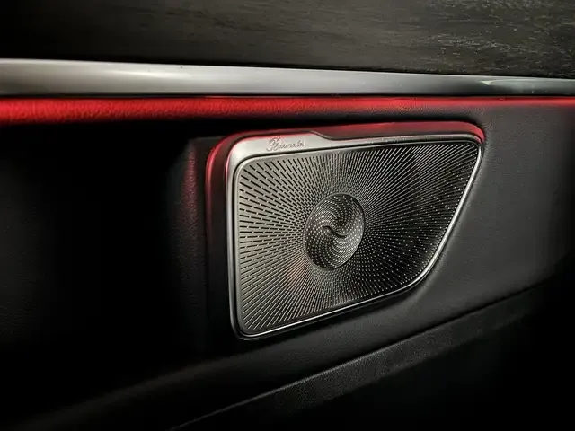 Mercedes-Benz V 220