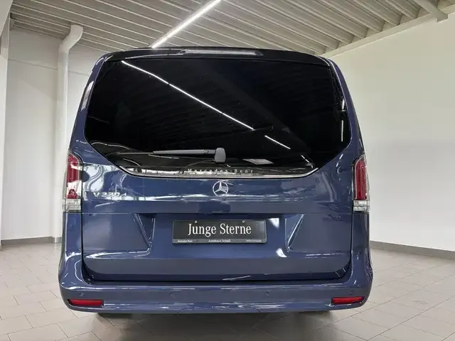Mercedes-Benz V 220