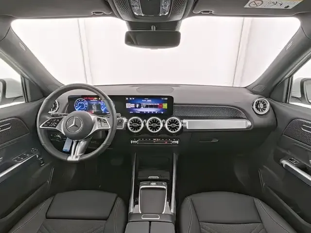 Mercedes-Benz EQB 300