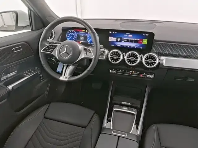 Mercedes-Benz EQB 300