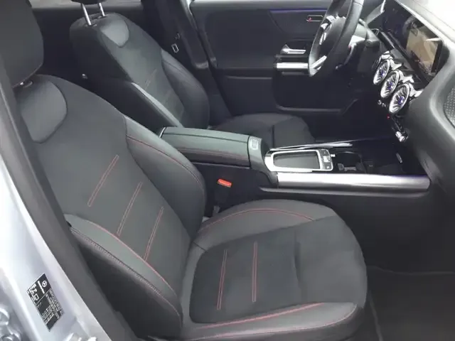 Mercedes-Benz EQA 300