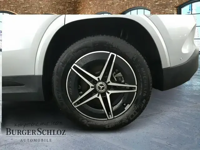 Mercedes-Benz EQA 300