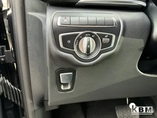 Mercedes-Benz V 250