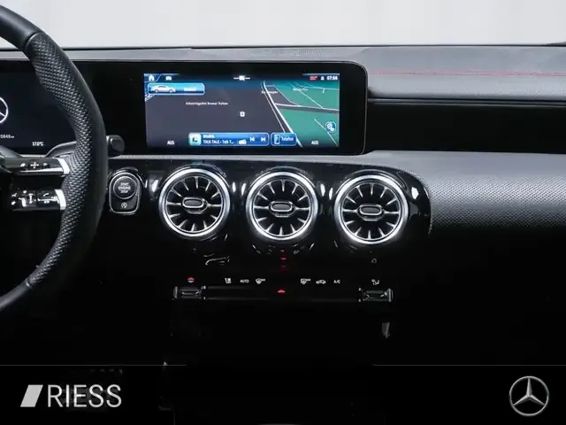 Mercedes-Benz CLA 220