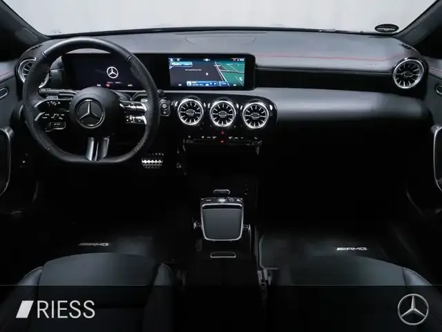 Mercedes-Benz CLA 220