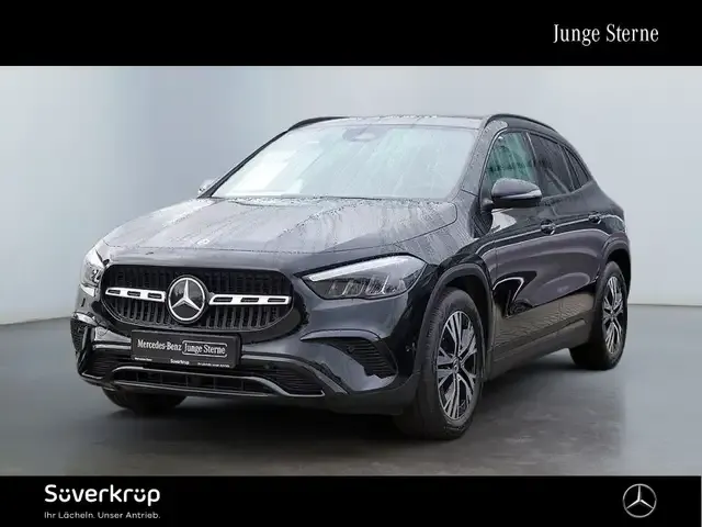 Mercedes-Benz GLA 220