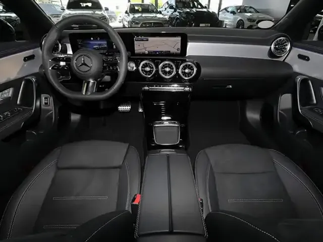 Mercedes-Benz CLA 200
