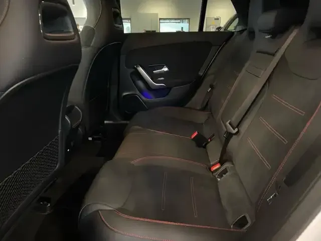 Mercedes-Benz CLA 220
