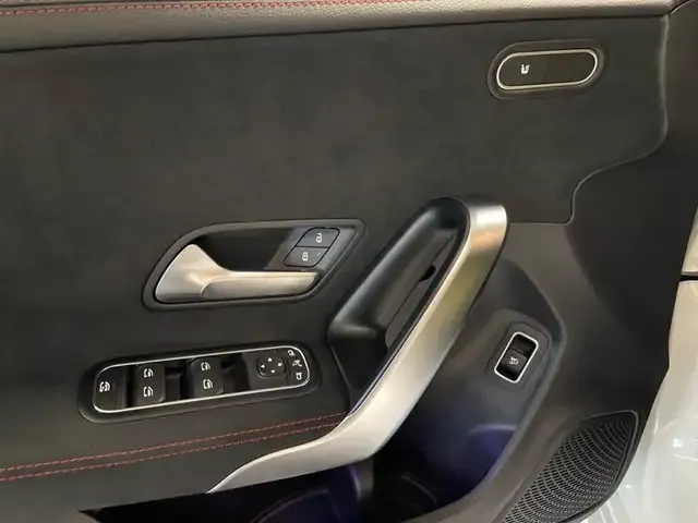 Mercedes-Benz CLA 220