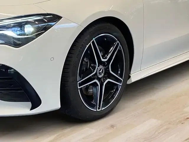 Mercedes-Benz CLA 220