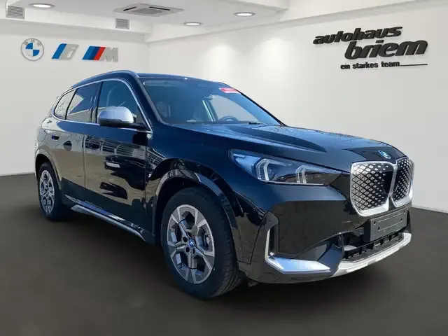 BMW iX1