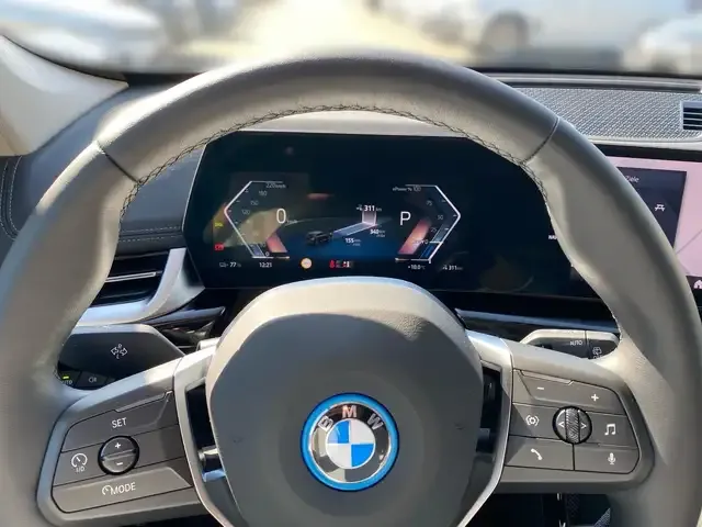 BMW iX1