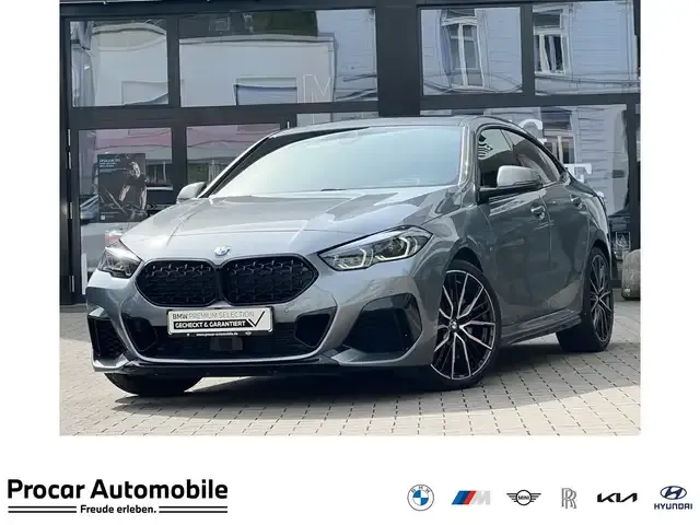 BMW 235