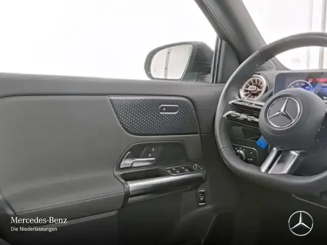 Mercedes-Benz EQA 300