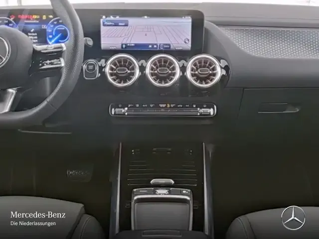 Mercedes-Benz EQA 300