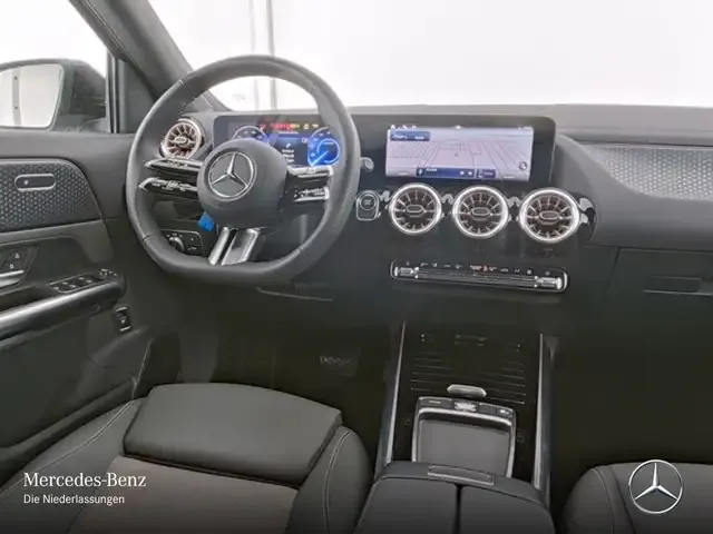 Mercedes-Benz EQA 300