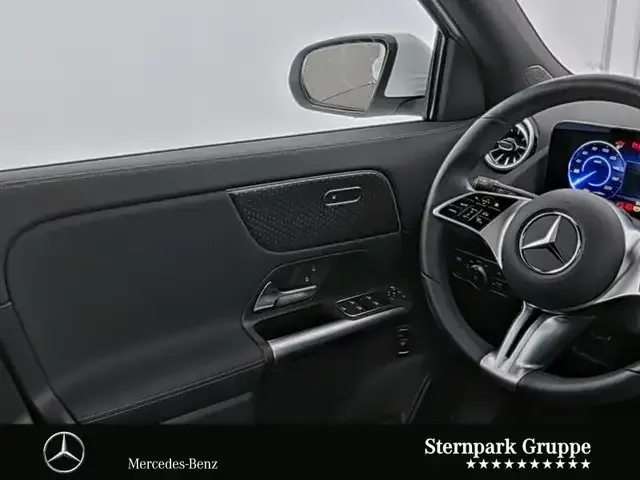 Mercedes-Benz EQA 300