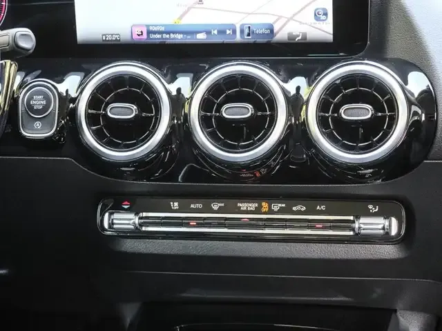 Mercedes-Benz GLA 180