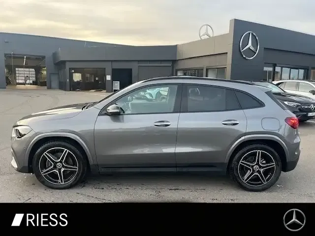 Mercedes-Benz GLA 200