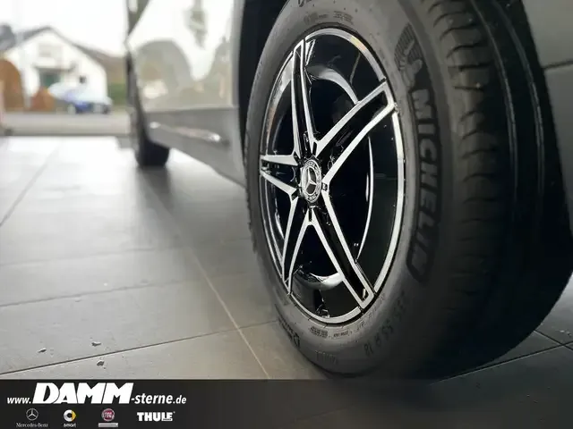 Mercedes-Benz EQB 300