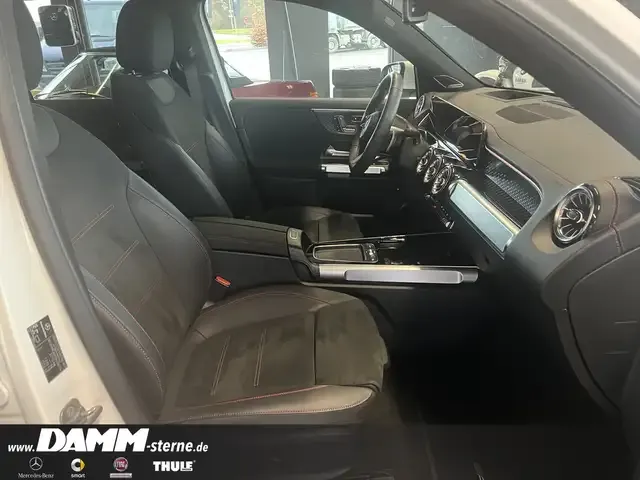 Mercedes-Benz EQB 300