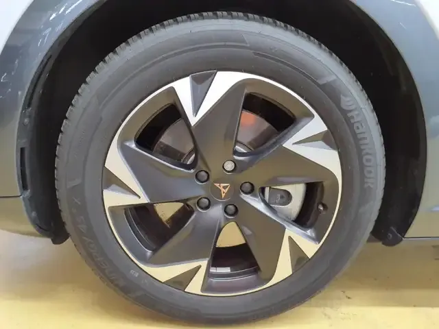 CUPRA Tavascan