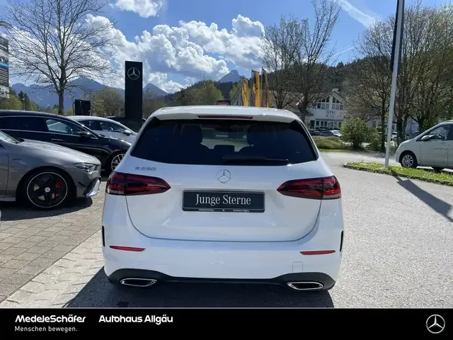 Mercedes-Benz B 250