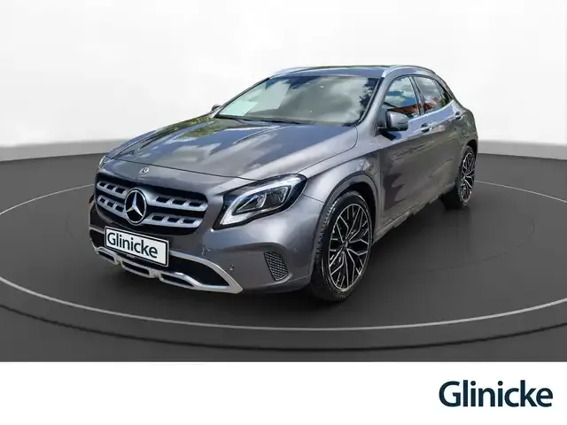 Mercedes-Benz GLA 220