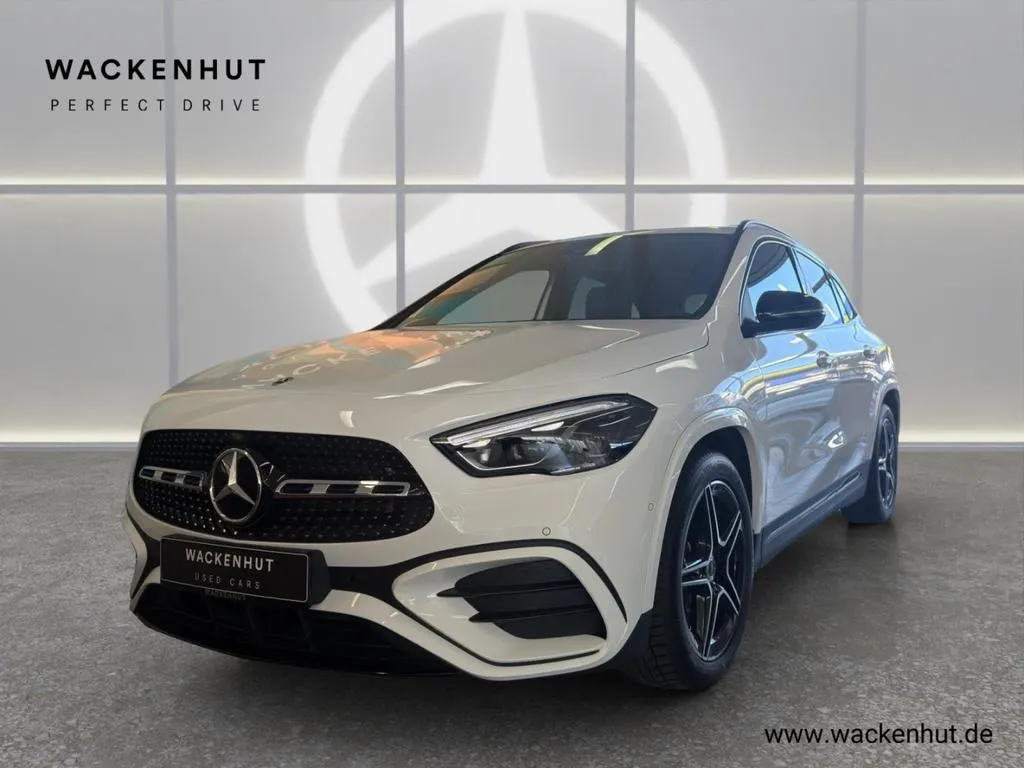 Mercedes-Benz GLA 200