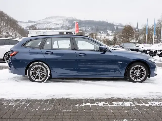 BMW 330