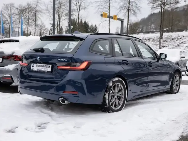 BMW 330