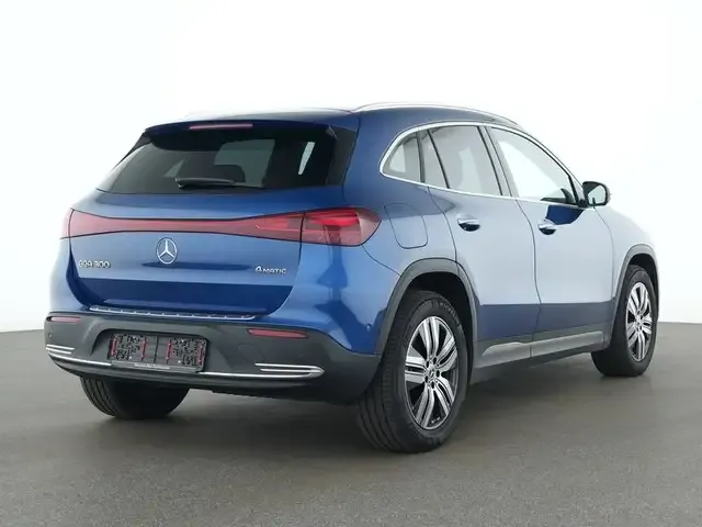 Mercedes-Benz EQA 300