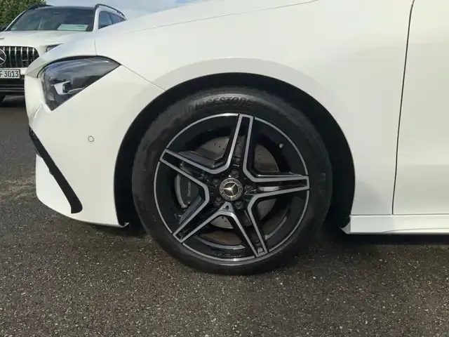 Mercedes-Benz CLA 220