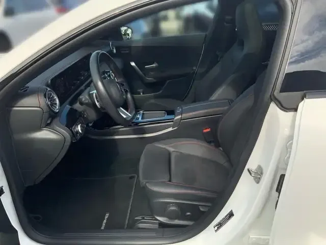 Mercedes-Benz CLA 220