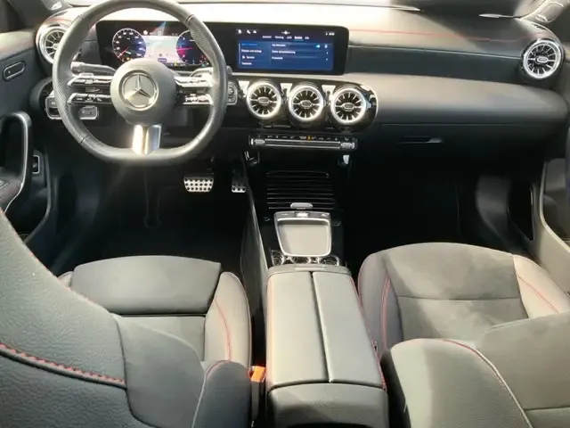 Mercedes-Benz CLA 220