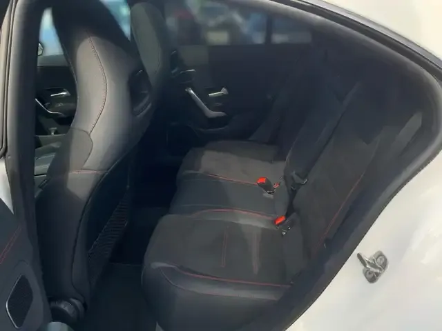 Mercedes-Benz CLA 220