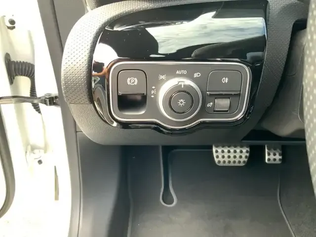 Mercedes-Benz CLA 220