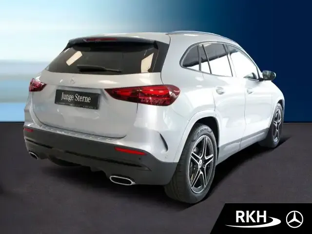 Mercedes-Benz GLA 200