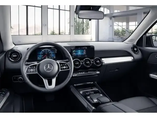 Mercedes-Benz GLB 220
