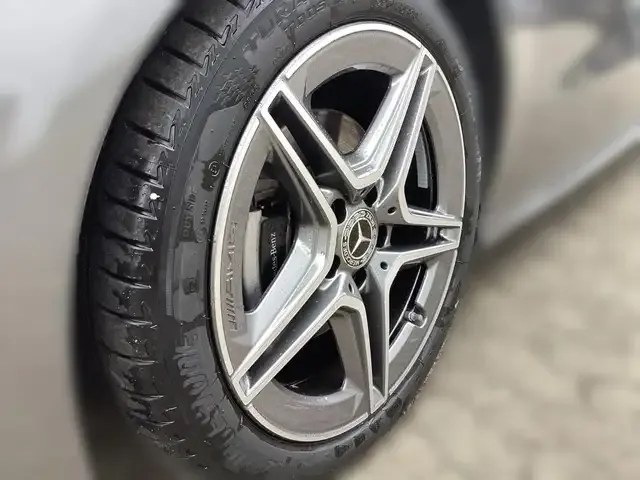 Mercedes-Benz CLA 180