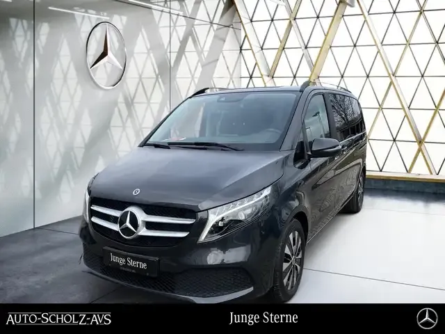 Mercedes-Benz V 220