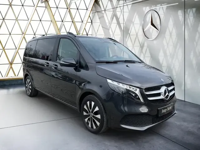 Mercedes-Benz V 220