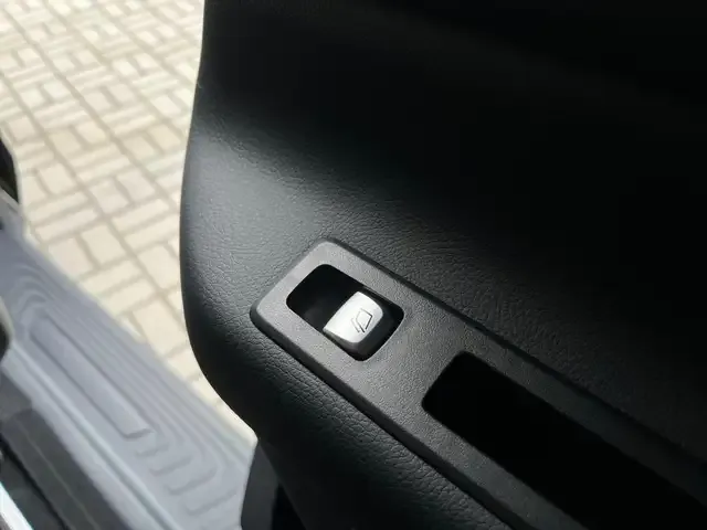 Mercedes-Benz V 220